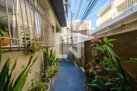 Casa de condomínio à venda com 170m², 4 quartos e 1 vaga Casa de condomínio à venda com 170m², 4 quartos e 1 vagaQuintal