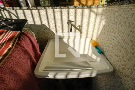 Casa de condomínio à venda com 170m², 4 quartos e 1 vaga Casa de condomínio à venda com 170m², 4 quartos e 1 vagaÁrea de Serviço