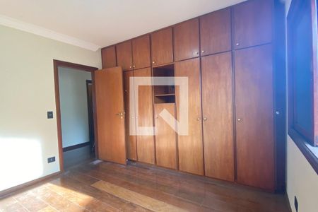 Casa de condomínio à venda com 500m², 4 quartos e 6 vagasQuarto 4