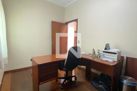 Casa de condomínio à venda com 500m², 4 quartos e 6 vagasEscritório