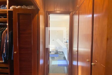 Casa de condomínio à venda com 500m², 4 quartos e 6 vagasCloset da suíte 1