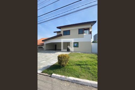 Casa de condomínio à venda com 500m², 4 quartos e 6 vagasFachada