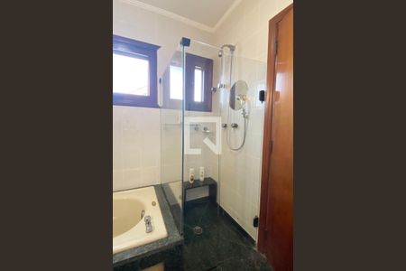 Casa de condomínio à venda com 500m², 4 quartos e 6 vagasBanheiro da Suíte 2