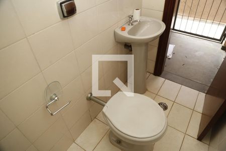 Casa à venda com 500m², 4 quartos e 4 vagasBanheiro de serviço