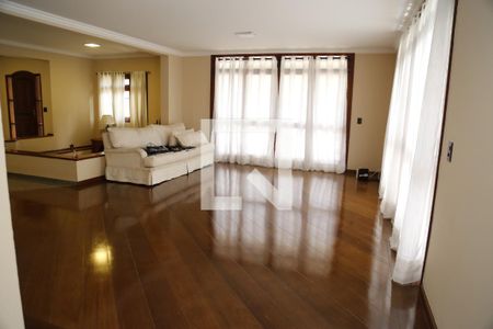 Sala de TV de casa à venda com 4 quartos, 500m² em City América, São Paulo