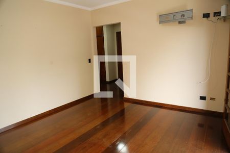Casa à venda com 500m², 4 quartos e 4 vagasSuíte 2