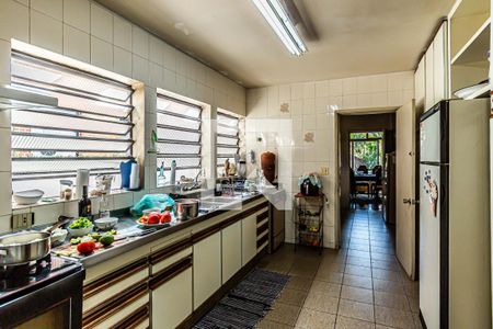 Casa à venda com 352m², 4 quartos e 4 vagasCozinha