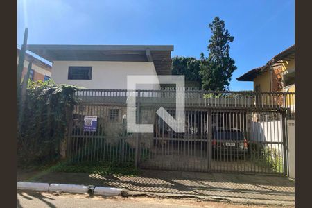 Casa à venda com 352m², 4 quartos e 4 vagasFachada