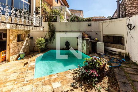 Casa à venda com 352m², 4 quartos e 4 vagasPiscina