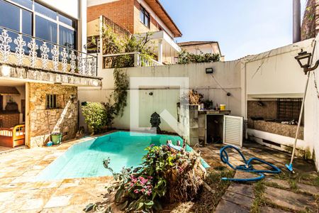 Casa à venda com 352m², 4 quartos e 4 vagasPiscina
