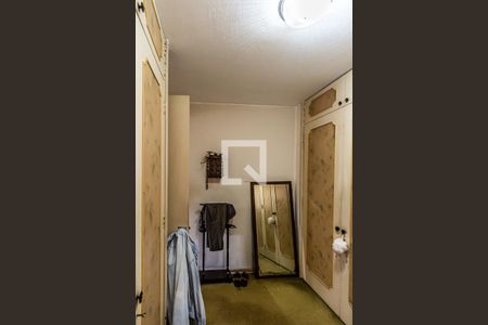 Casa à venda com 352m², 4 quartos e 4 vagasCloset