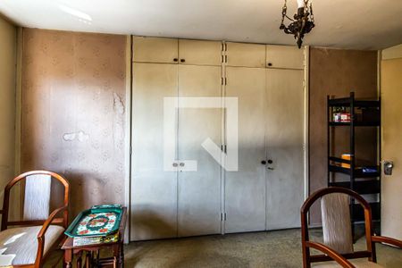 Casa à venda com 352m², 4 quartos e 4 vagasQuarto 2