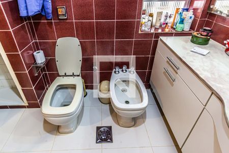 Casa à venda com 352m², 4 quartos e 4 vagasSuíte