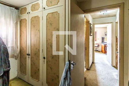 Casa à venda com 352m², 4 quartos e 4 vagasCloset