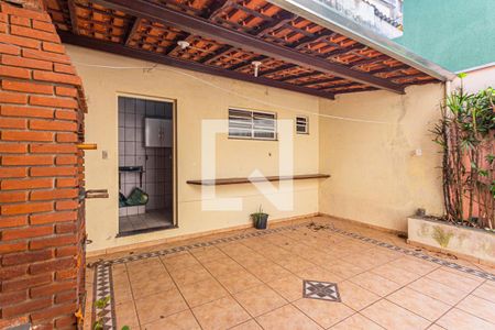 Casa para alugar com 146m², 2 quartos e 2 vagas Casa para alugar com 146m², 2 quartos e 2 vagasQuintal Fundos