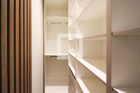 Apartamento à venda com 48m², 1 quarto e 1 vaga Apartamento à venda com 48m², 1 quarto e 1 vagaCloset da Suíte