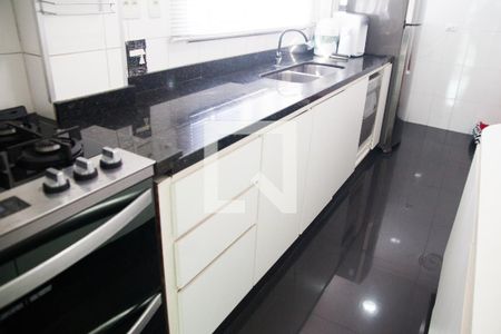 Apartamento à venda com 190m², 3 quartos e 1 vaga Apartamento à venda com 190m², 3 quartos e 1 vagaCozinha - Armários