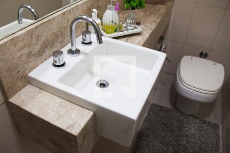 Apartamento à venda com 190m², 3 quartos e 1 vaga Apartamento à venda com 190m², 3 quartos e 1 vagaLavabo