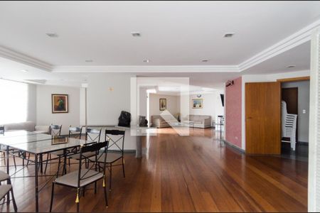 Apartamento à venda com 137m², 3 quartos e 2 vagasSalão de festas