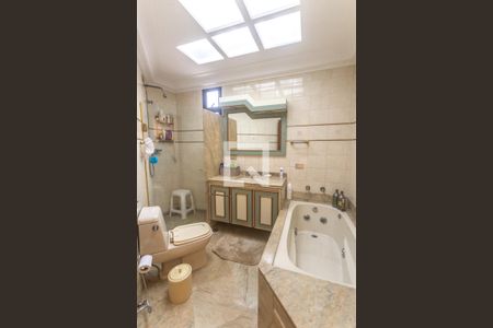 Apartamento à venda com 137m², 3 quartos e 2 vagasBanheiro suíte 1