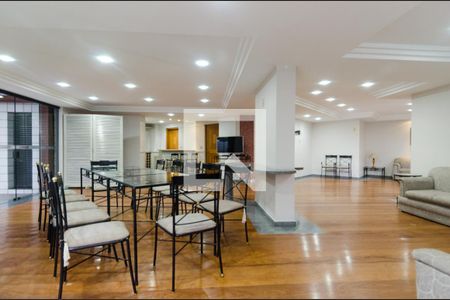 Apartamento à venda com 137m², 3 quartos e 2 vagasSalão de festas
