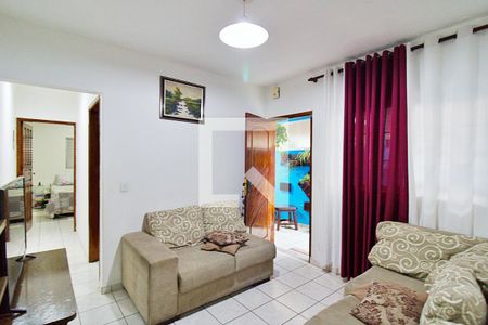 Sala de casa à venda com 3 quartos, 125m² em Parque Pinheiros, Taboão da Serra