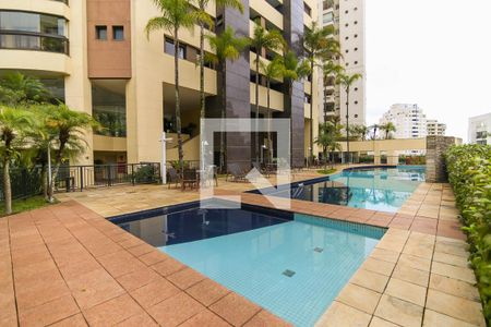 Apartamento à venda com 215m², 3 quartos e 4 vagasÁrea comum - Piscina