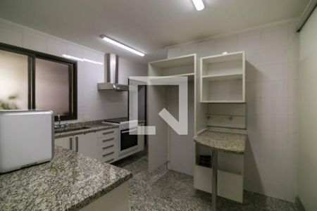 Apartamento à venda com 215m², 3 quartos e 4 vagasCozinha