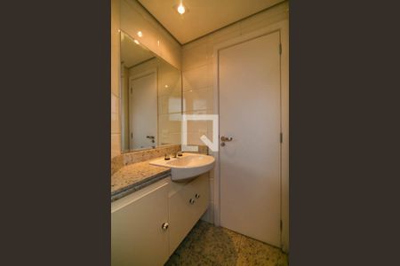 Apartamento à venda com 215m², 3 quartos e 4 vagasBanheiro da Suíte 3