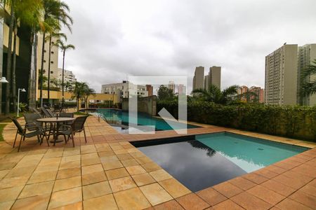 Apartamento à venda com 215m², 3 quartos e 4 vagasÁrea comum - Piscina