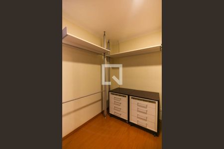 Apartamento à venda com 215m², 3 quartos e 4 vagasCloset do quarto