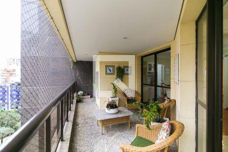 Apartamento à venda com 215m², 3 quartos e 4 vagasVaranda da Sala