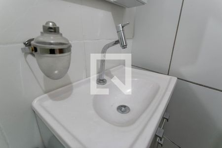 Banheiro de casa para alugar com 1 quarto, 55m² em Vista do Sol, Belo Horizonte
