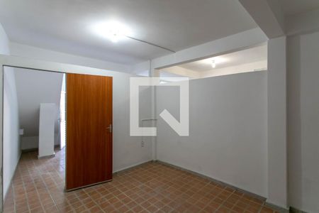 Quarto de casa para alugar com 1 quarto, 55m² em Vista do Sol, Belo Horizonte