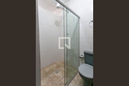 Banheiro de casa para alugar com 1 quarto, 55m² em Vista do Sol, Belo Horizonte