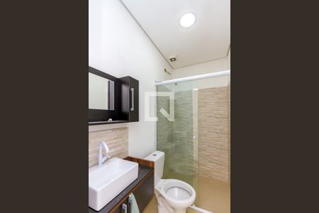 Banheiro de casa para alugar com 1 quarto, 37m² em Jardim Aeroporto, São Paulo