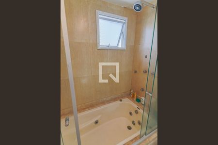 Apartamento à venda com 135m², 4 quartos e 3 vagasQuarto 2 Suite