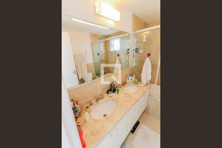 Apartamento à venda com 135m², 4 quartos e 3 vagasQuarto 2 Suite