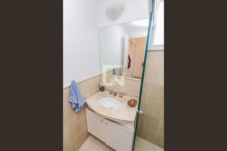 Apartamento à venda com 135m², 4 quartos e 3 vagasBanheiro Social