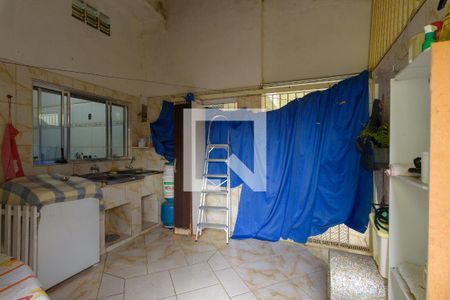 Casa à venda com 600m², 3 quartos e 2 vagas Casa à venda com 600m², 3 quartos e 2 vagasÁrea de Serviço