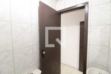 Banheiro da Suíte de casa para alugar com 1 quarto, 48m² em Harmonia, Canoas