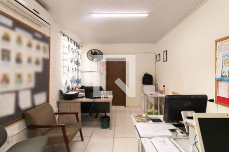 Casa à venda com 400m², 4 quartos e 3 vagas Casa à venda com 400m², 4 quartos e 3 vagasQuarto 4