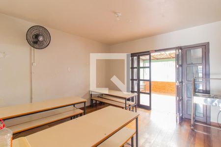 Sala de casa à venda com 4 quartos, 400m² em Cristal, Porto Alegre