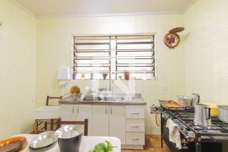 Casa à venda com 400m², 4 quartos e 3 vagas Casa à venda com 400m², 4 quartos e 3 vagasCozinha