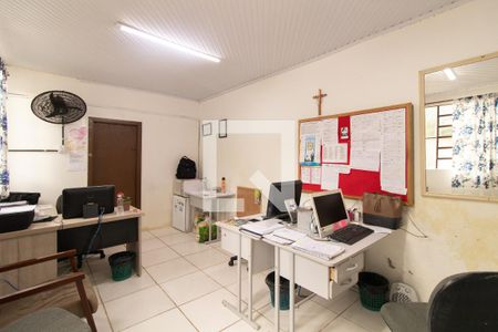 Casa à venda com 400m², 4 quartos e 3 vagas Casa à venda com 400m², 4 quartos e 3 vagasQuarto 4