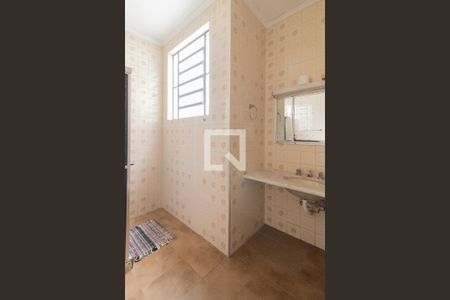 Casa à venda com 400m², 4 quartos e 3 vagas Casa à venda com 400m², 4 quartos e 3 vagasBanheiro 2