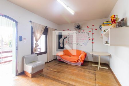 Sala de casa à venda com 4 quartos, 400m² em Cristal, Porto Alegre