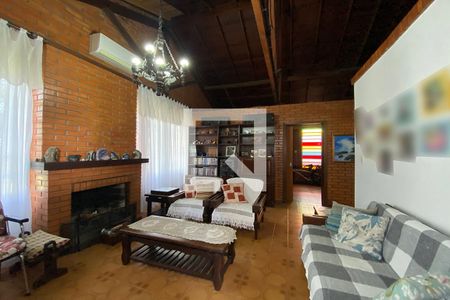 Sala de Estar de casa à venda com 3 quartos, 230m² em Morro do Espelho, São Leopoldo