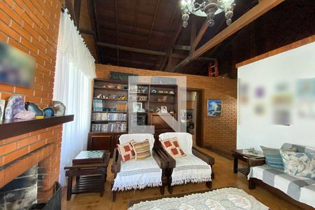 Sala de Estar de casa à venda com 3 quartos, 230m² em Morro do Espelho, São Leopoldo
