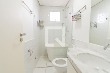 Apartamento à venda com 77m², 2 quartos e 2 vagasBanheiro da Suíte